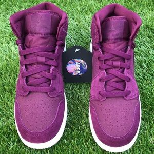 Jordan 1 “Bordeaux” Sail